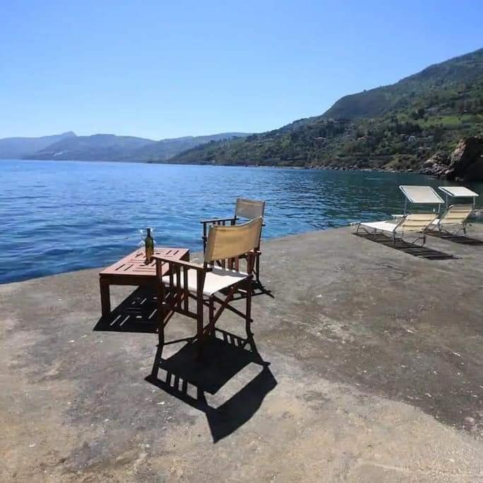체팔루 Kalura Sea House 아파트 외부 사진